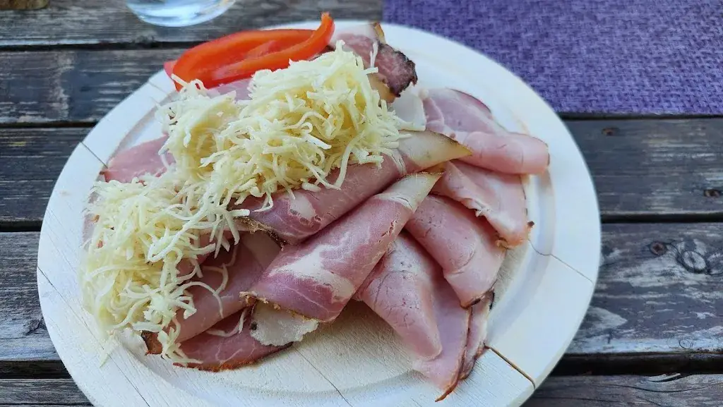 Menu_&Zeit: Die Buschenschank bei Polz_Spielfeld_image_7