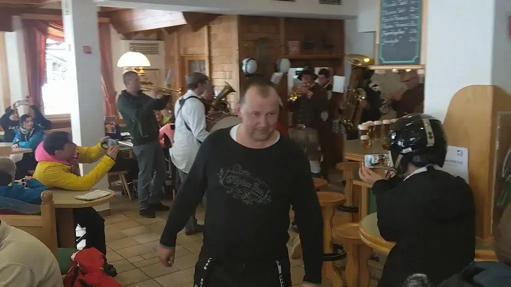 Filzwieser's Berggasthaus Friedrichhütte Küche bis 18:00 Uhr_Spital am Semmering_slider_image_2