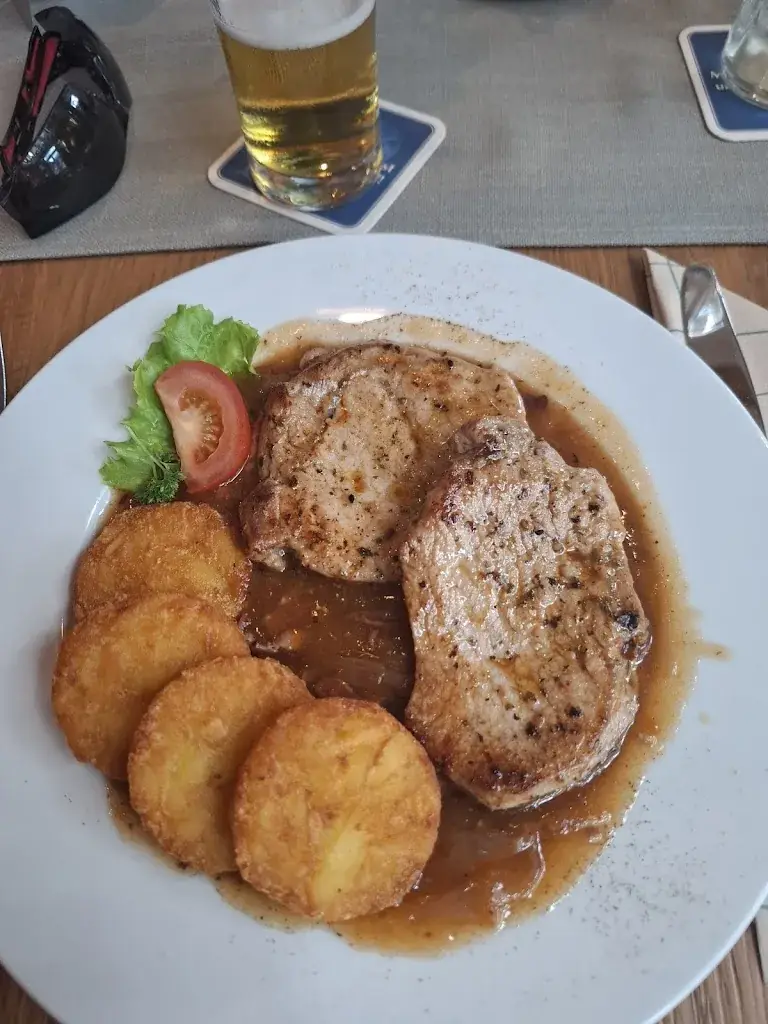 Filzwieser's Berggasthaus Friedrichhütte Küche bis 18:00 Uhr_Spital am Semmering_slider_image_3