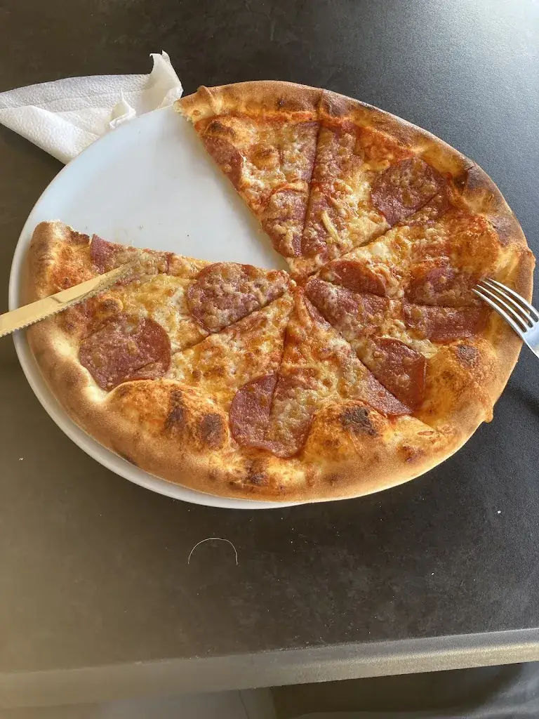 Artur Matusiak_La Pasto - Kebab, Pizza & (A)more_Teufenbach_avis