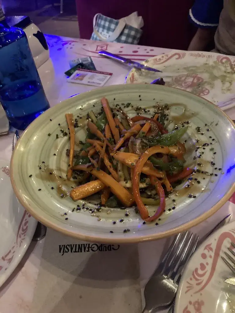 Nikki SoydelTete_Los Secretos de Lola Restaurante_Stein_review