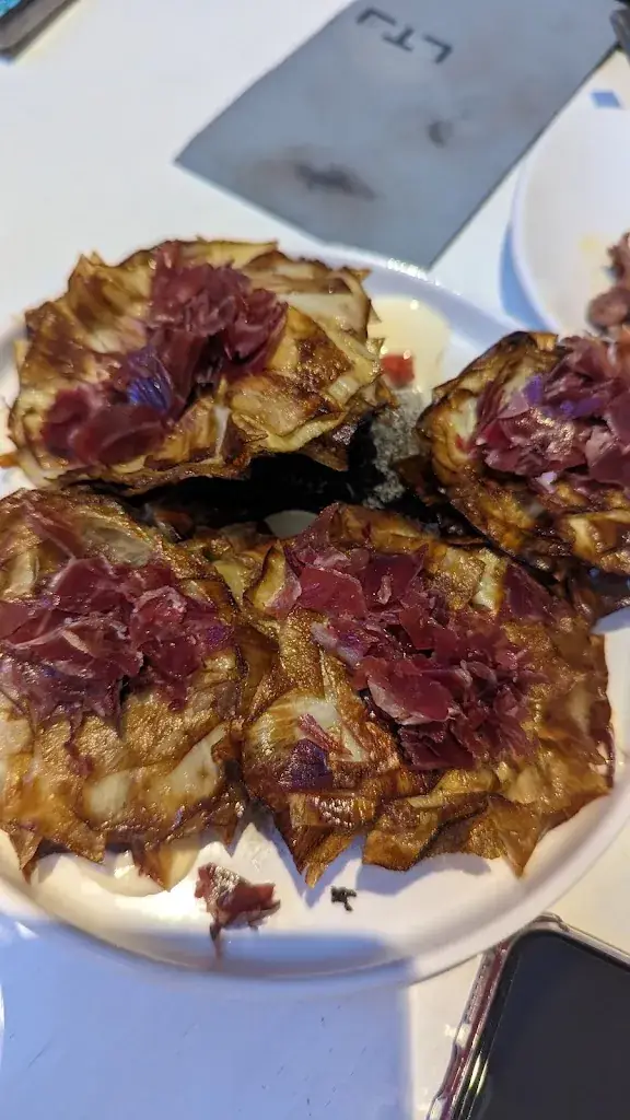 Margaret Flores_Lateral Castellana 42_Thal_recensione