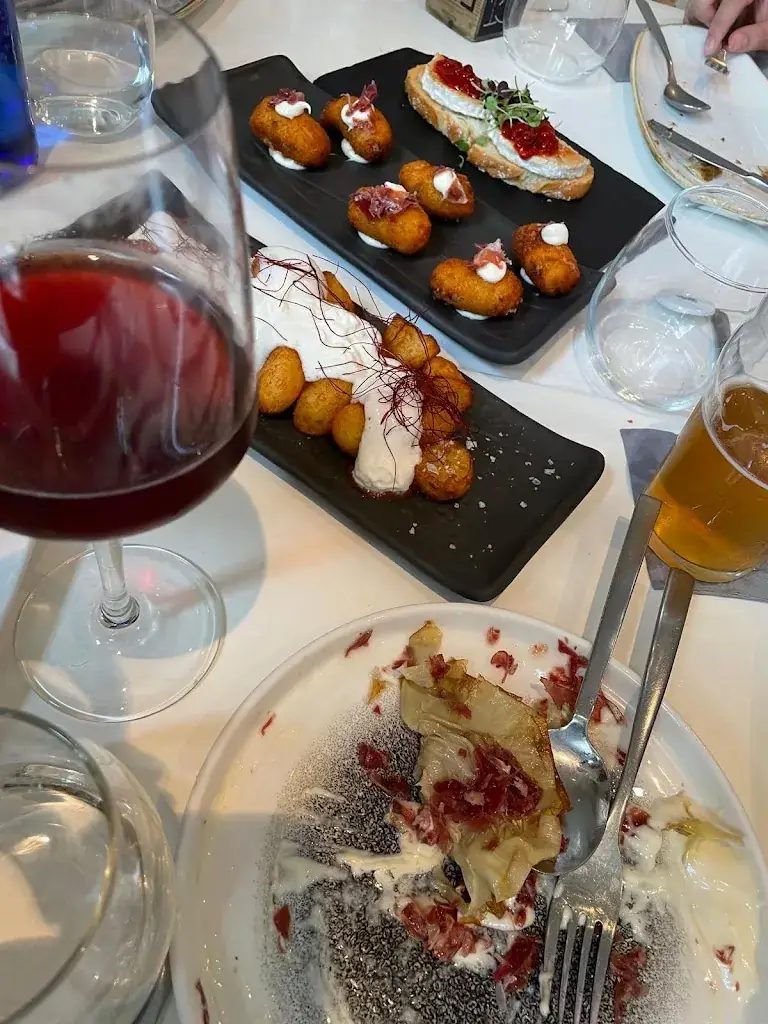 Pop fan_Lateral Castellana 42_Thal_recensione