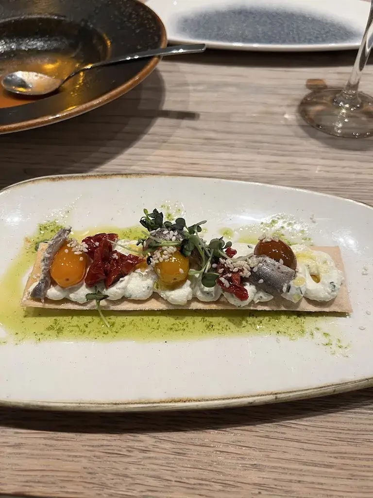 Rui A_Lateral Velázquez_Thal_recensione