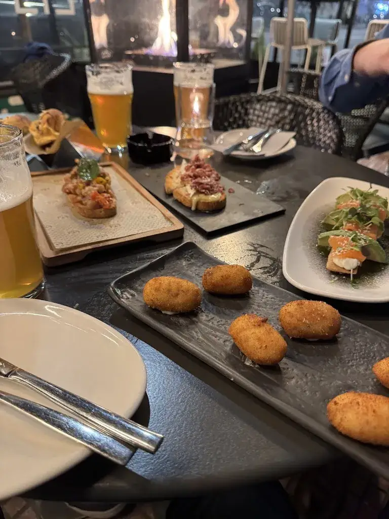 Mark Whelton_Restaurante Lateral Ponzano_Thal_review