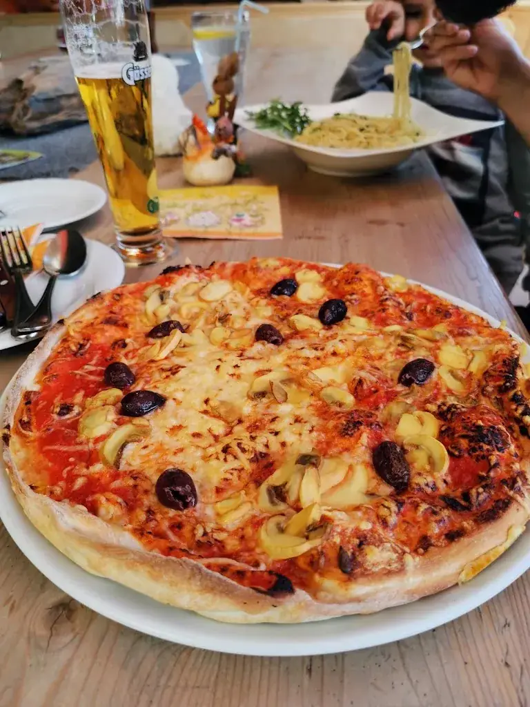 Tanya Kaptiukh_Pizzeria Giovanni_Trieben_review