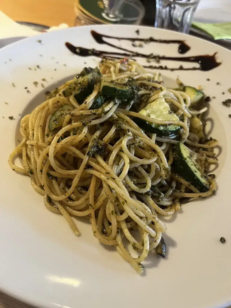 Mansi Chitranshi_Pizzeria Giovanni_Trieben_review