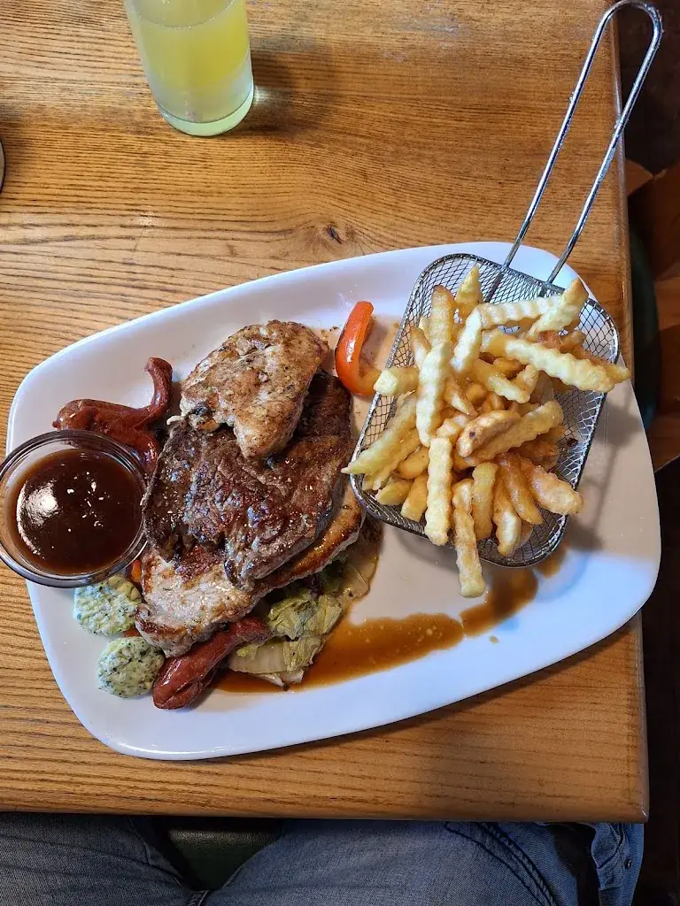 Klaus Schwarzbart_Wirtshaus am See, Billiani_Traboch_review