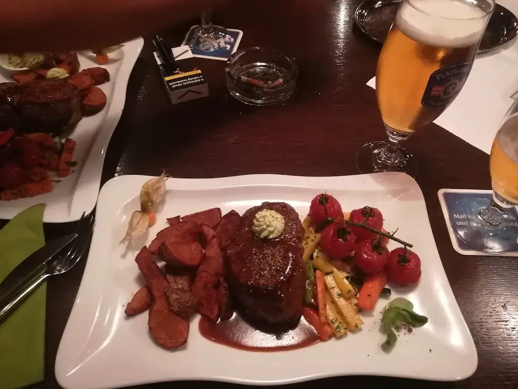 Alfonso Allocca _Plotzhirsch im Alten Rathaus_Unterfladnitz_review