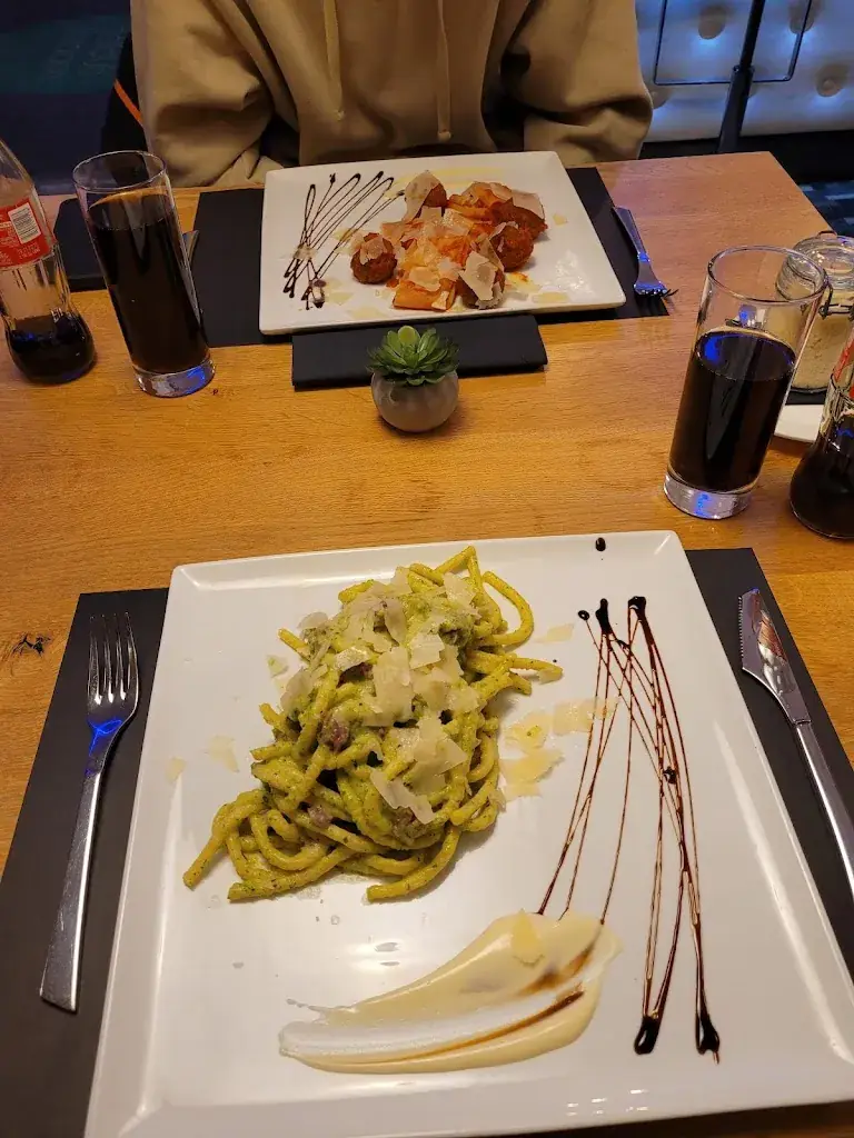 Marta Dujmovic_Tarantella - Pizza Pasta Napoli_Trofaiach_recensione