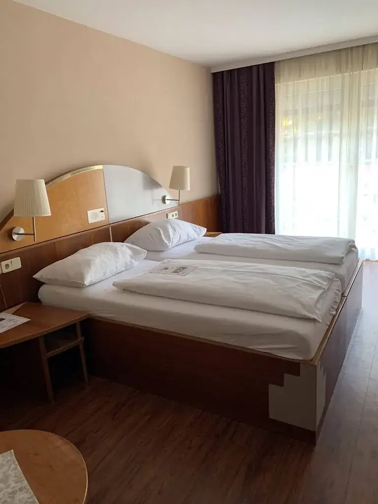 Hotel - Restaurant Lindenwirt_Wetzelsdorf_slider_image_2