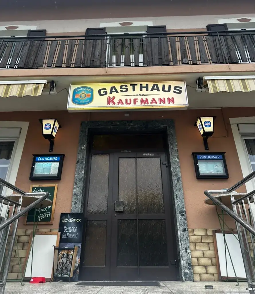 Monika Aminger_Gasthaus Kaufmann_Zettling_recensione