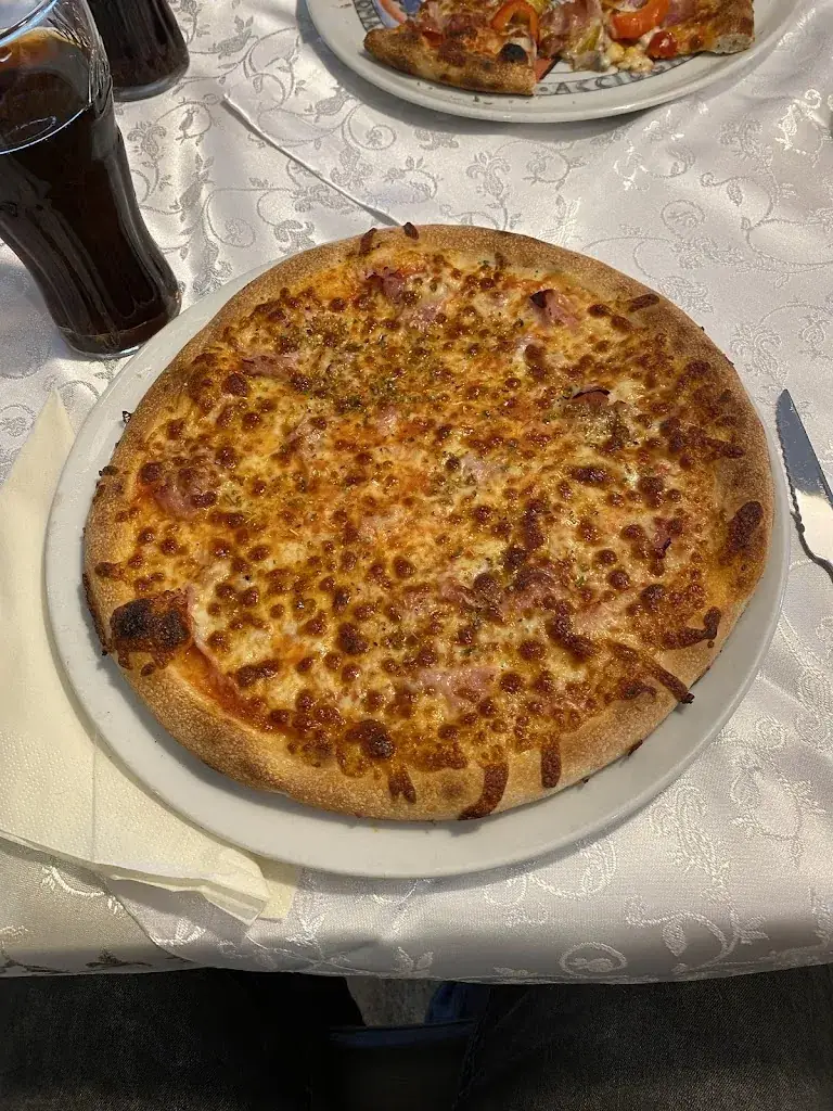 Pizzeria Ristorante Tramonto_Wildon_slider_image_3