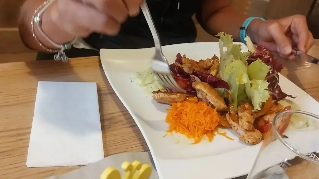 Gasthof Kantschieder restaurant à Abfaltersbach