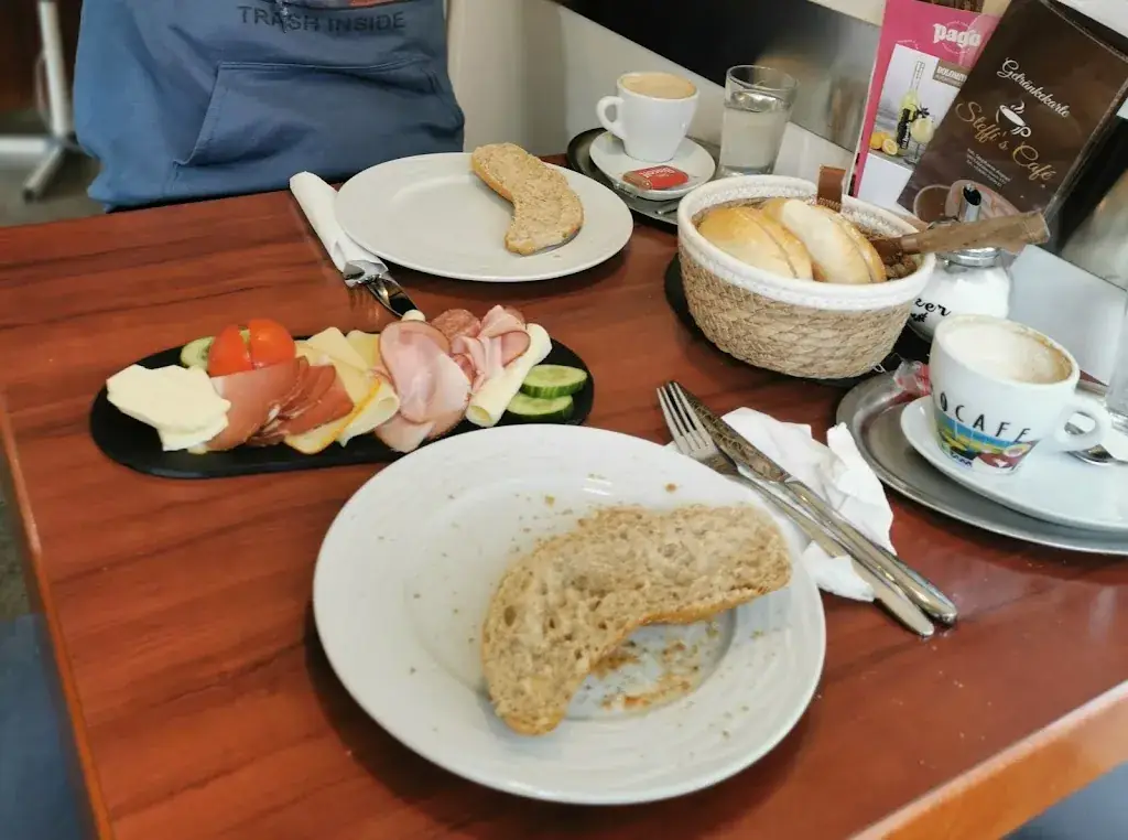 Steffi’s Cafe restaurant à Abfaltersbach