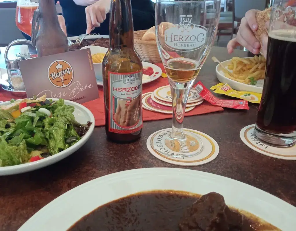 Amela Zonic Jahic_Die Bierbotschaft_Wundschuh_avis