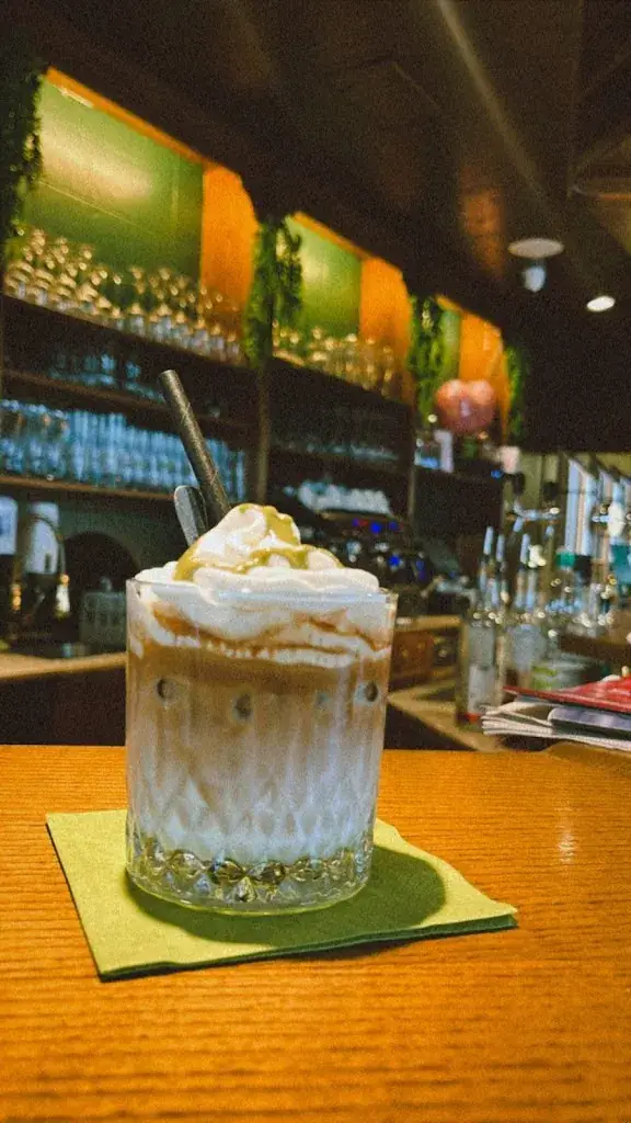 Светлана Морозова_Café Maria_Aldrans_recensione