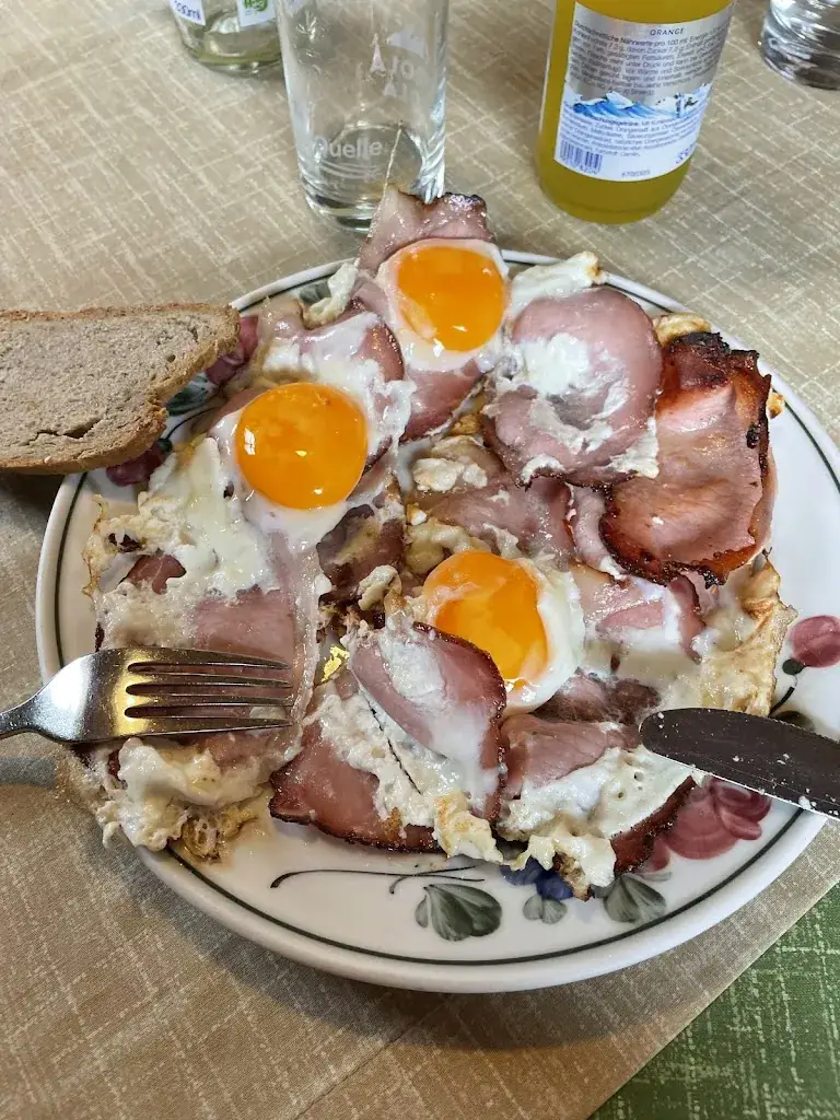 Fiona Collins_Jausenstation Zottahof_Alpbach_avis