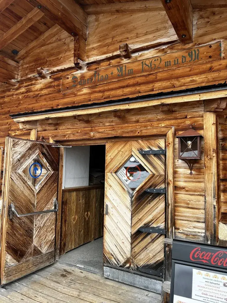 Russell Haggata_Dauerstoa Alm_Alpbach_reseña