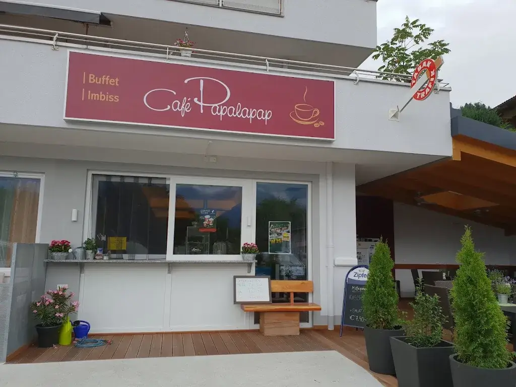 Cafe Papalapap, Zigarettenautomat_Ampass_slider_image_1