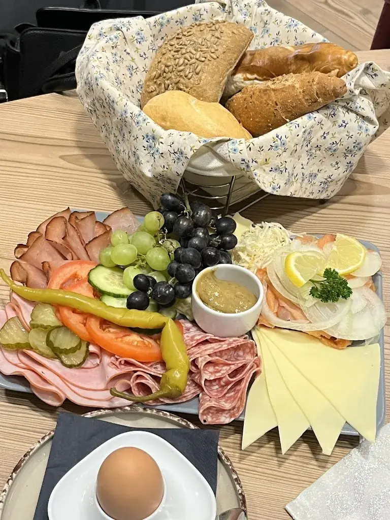 Cafe Papalapap, Zigarettenautomat_Ampass_slider_image_2