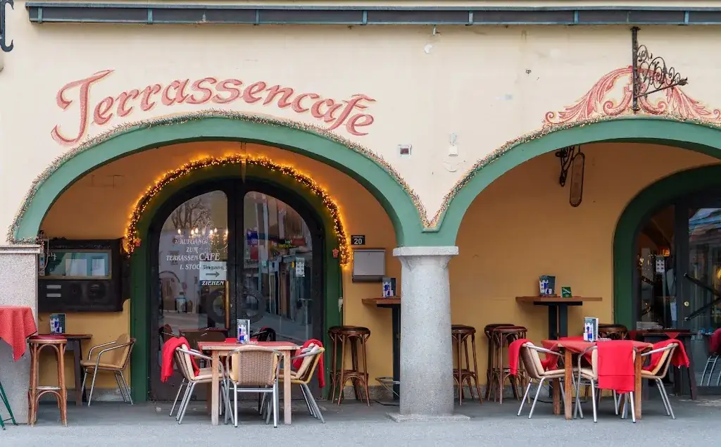 Altstadthotel, Cafè Eck restaurant à Amlach