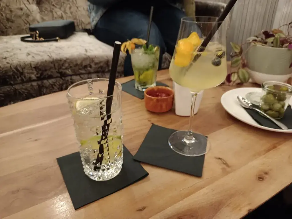 Wendy Ferrer_Bullinarium_Wolfau_review