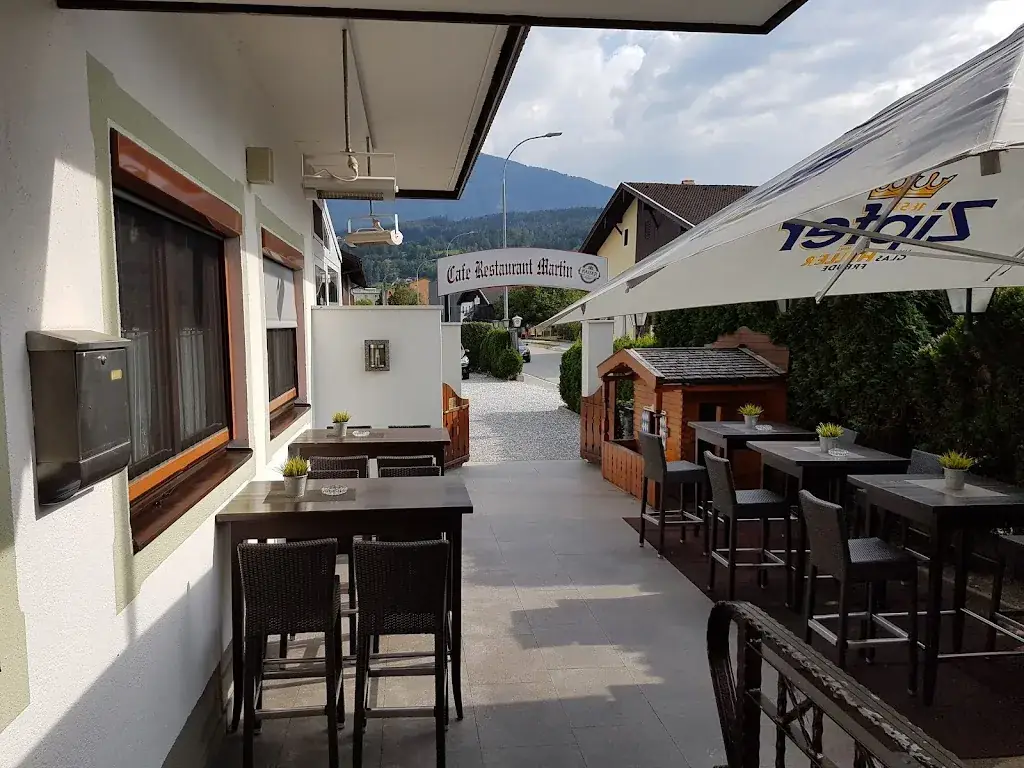 Café-Restaurant Martin_Amras_slider_image_1