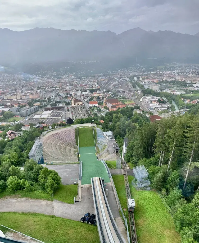 Maciek Gruchala_Bergisel Sky_Amras_recensione