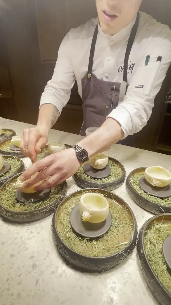 Restaurant Oniriq_Amras_slider_image_2