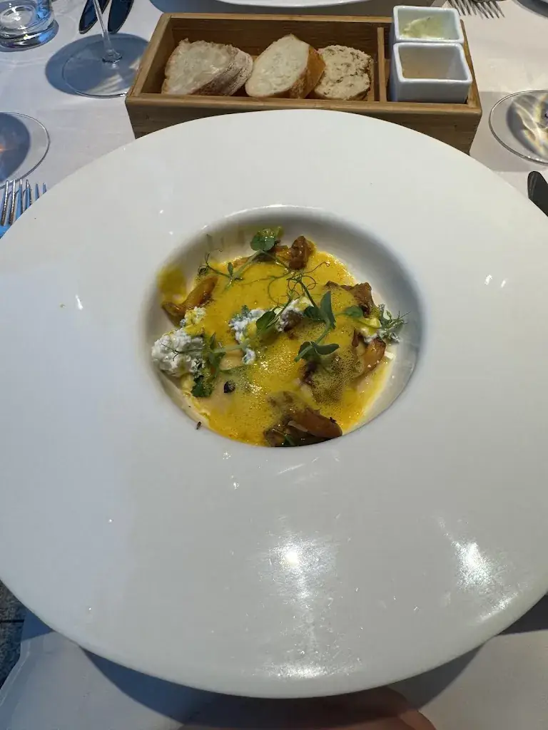 Felix Bloch_Restaurant Lichtblick_Amras_avis