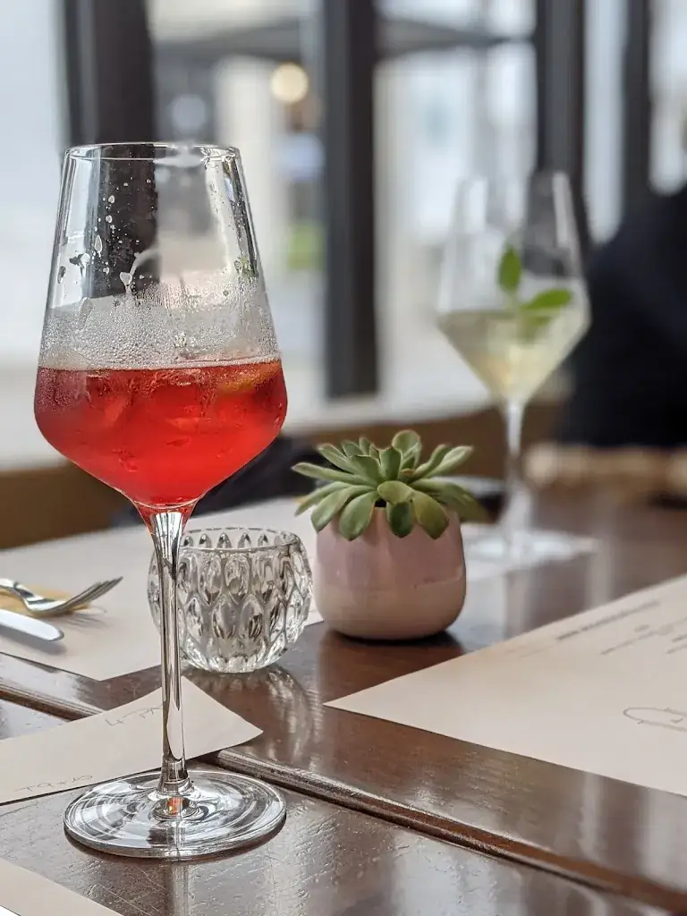 Thomas Ploner_Restaurant Café Arkadenhof_Amras_avis