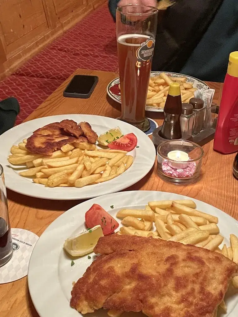 Yuliya Vilcheuskaya_Restaurant Pizzeria Hoadacher_Aschau_avis