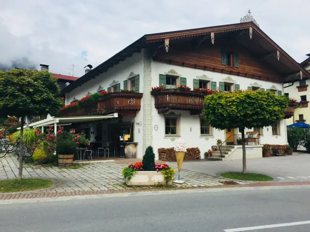 Ehtisham Waris_Pizzeria Kruma Bar Cafe_Aschau im Zillertal_review