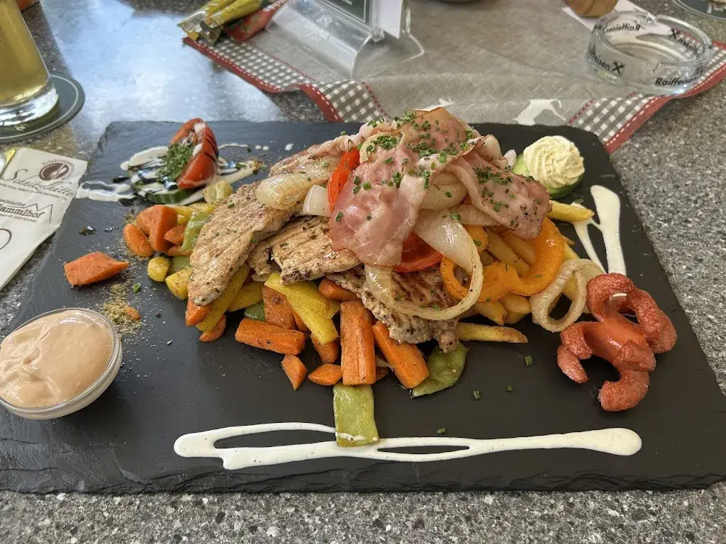 Marcel van Poeijer_Schnitzelstation Klammlhof_Aschau im Zillertal_review