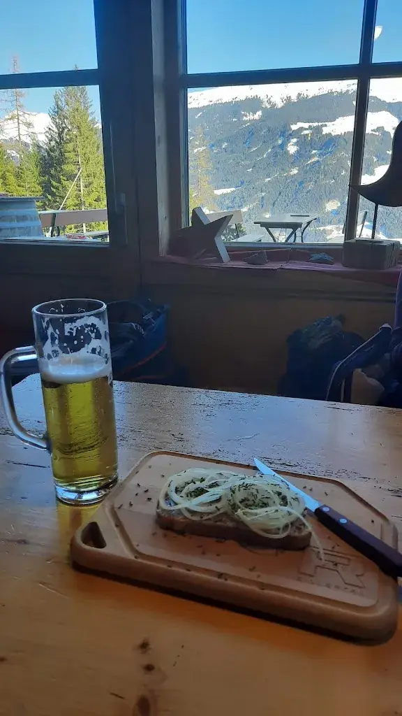 Lukasz Zaluga_Abfahrtshütte_Aschau im Zillertal_review