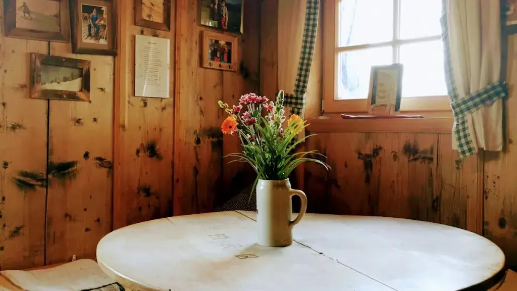 Abfahrtshütte restaurant in Aschau im Zillertal