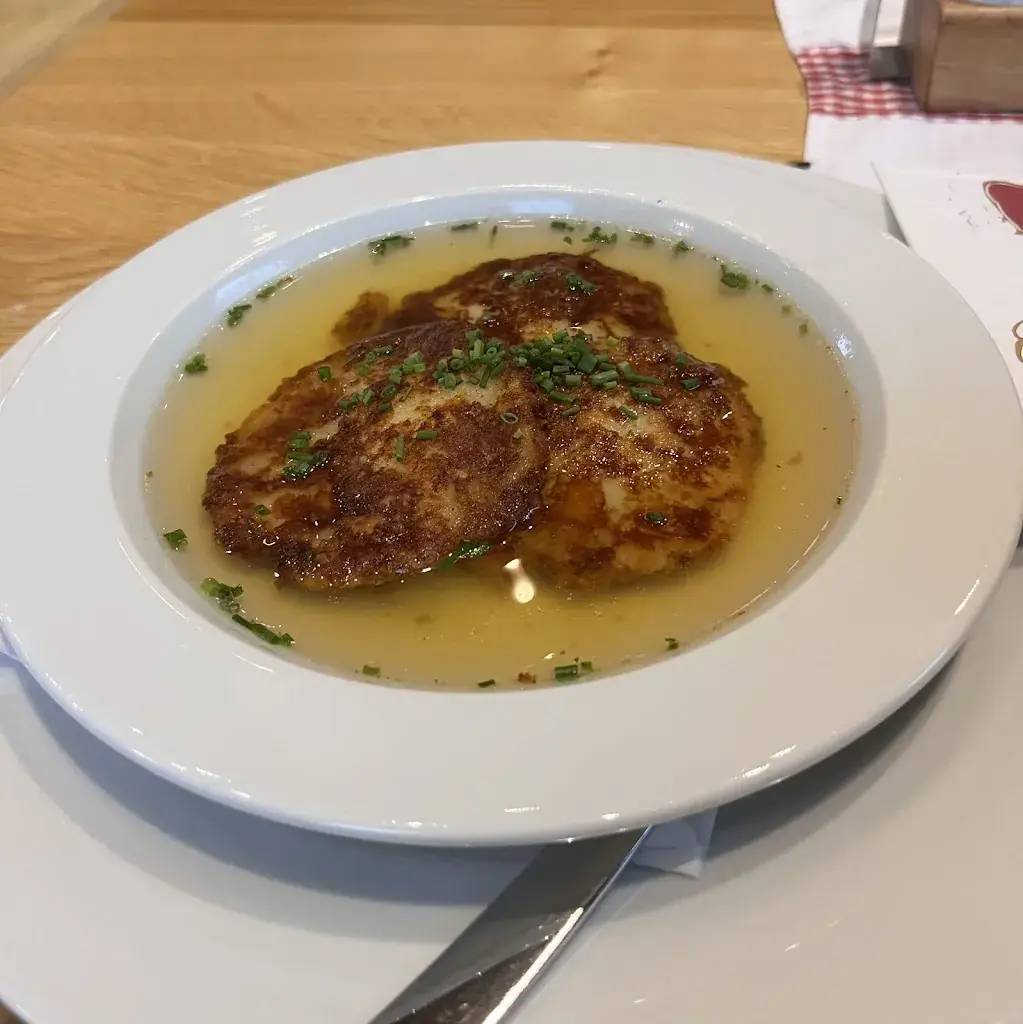 Shrija Murali_Jausenstation Stuana Hitte_Aschau im Zillertal_reseña