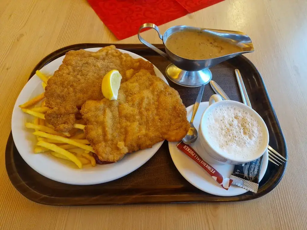 Nagyiván János_Schnitzelhütte Erlebnisgastronomie_Aschau im Zillertal_avis