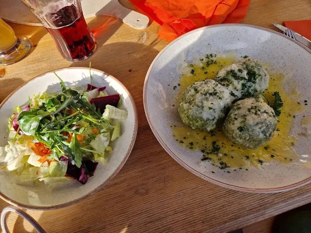 B. M._Gasthaus Branderhofstube Wildpark Aurach_Aurach_review