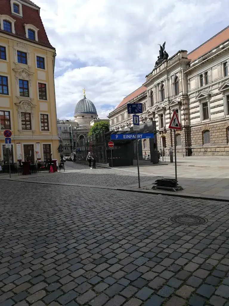 Gaststätte Zum Dorfplatz_Aurach_slider_image_2