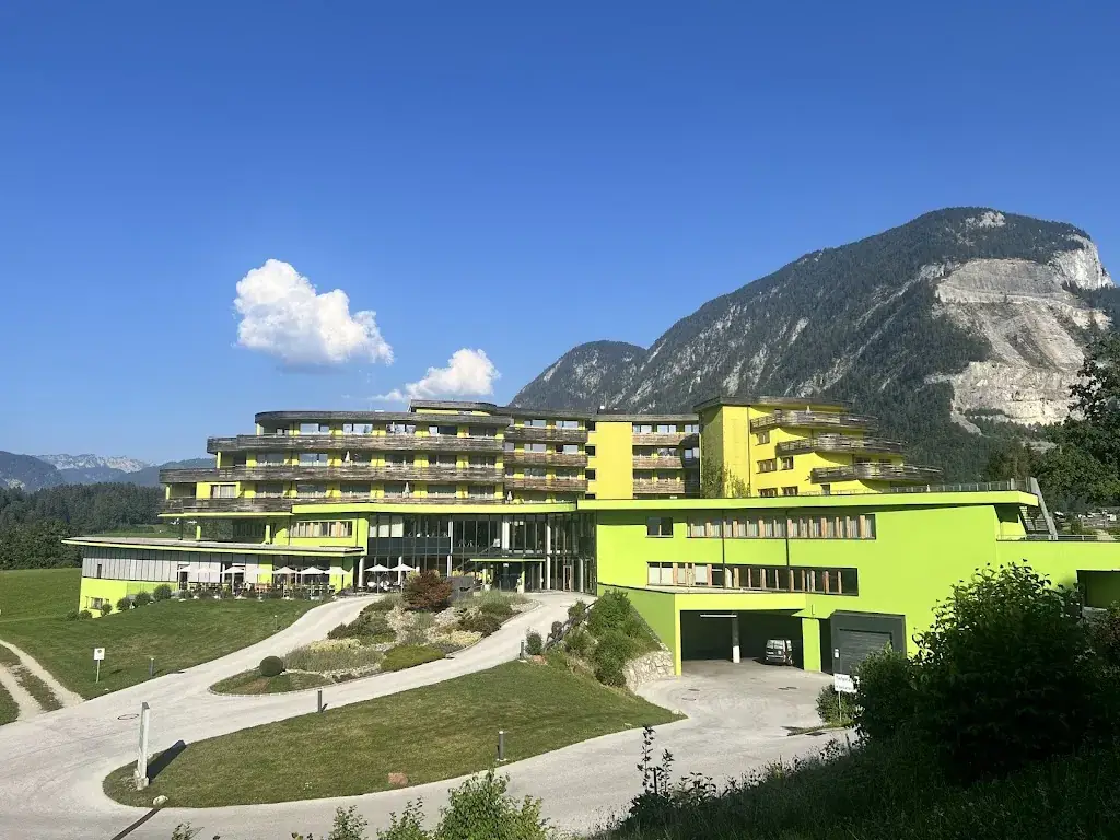 Timur Ozelsel_DAS SIEBEN_Bad Häring_review