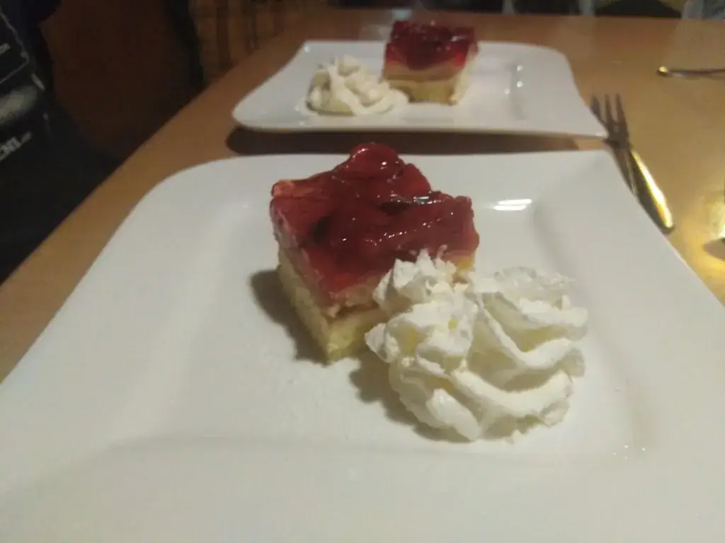 B-art_Gasthof Schroll Tenne_Bad Häring_avis