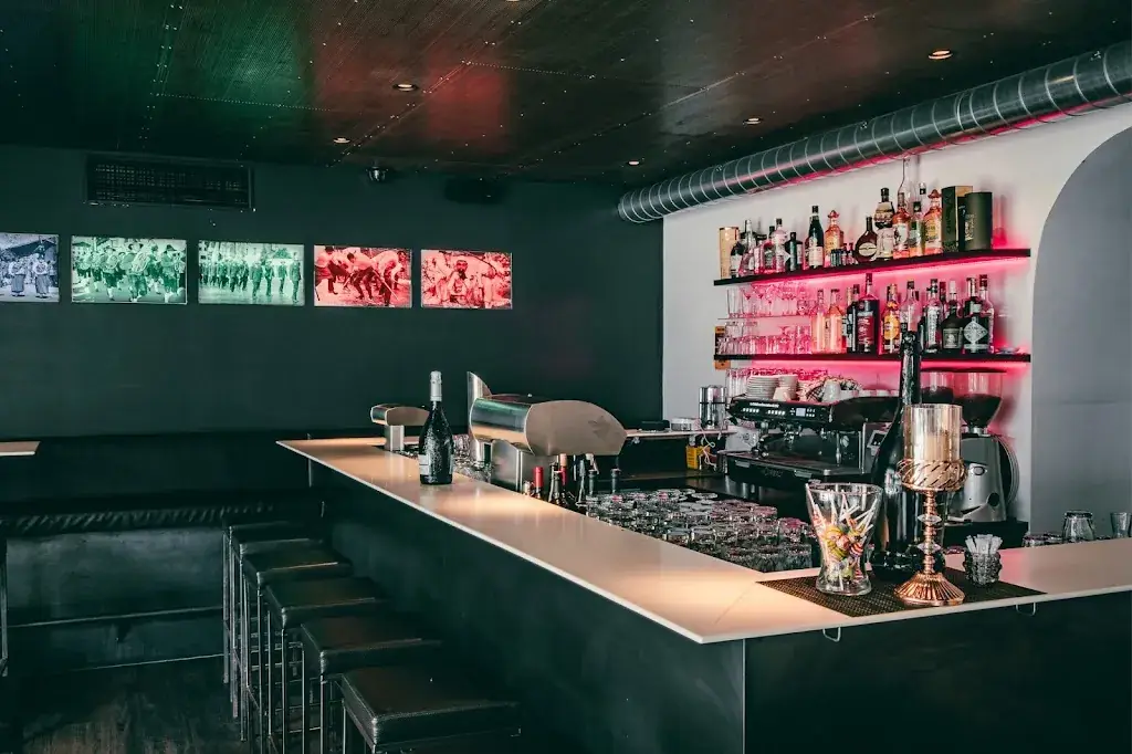 Restaurant Schwarz Weiss_Axams_slider_image_1