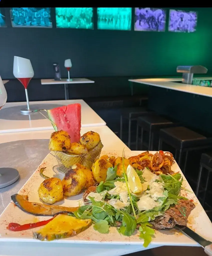 Restaurant Schwarz Weiss_Axams_slider_image_3