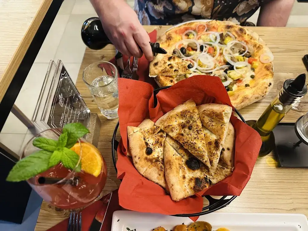 Liang Candice_Ristorante Pizzeria PizzaPazza_Axams_avis