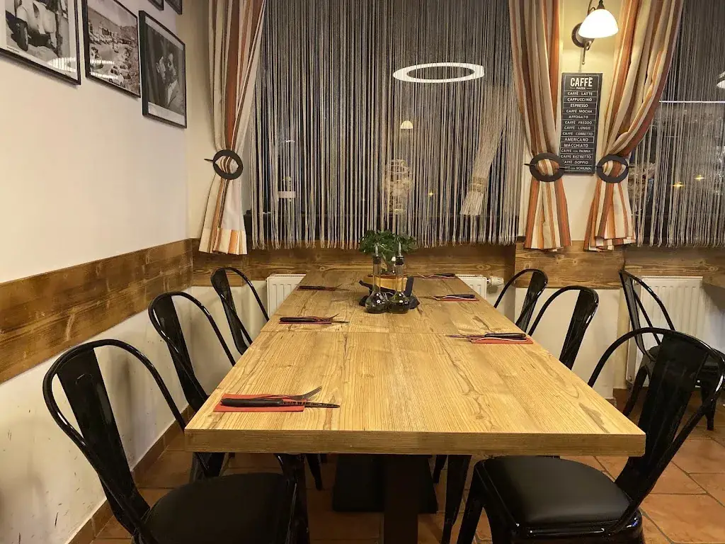 Bronson Kurtz_Ristorante Pizzeria PizzaPazza_Axams_avis