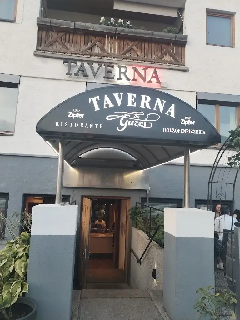 Taverna da Guzzi_Axams_slider_image_2
