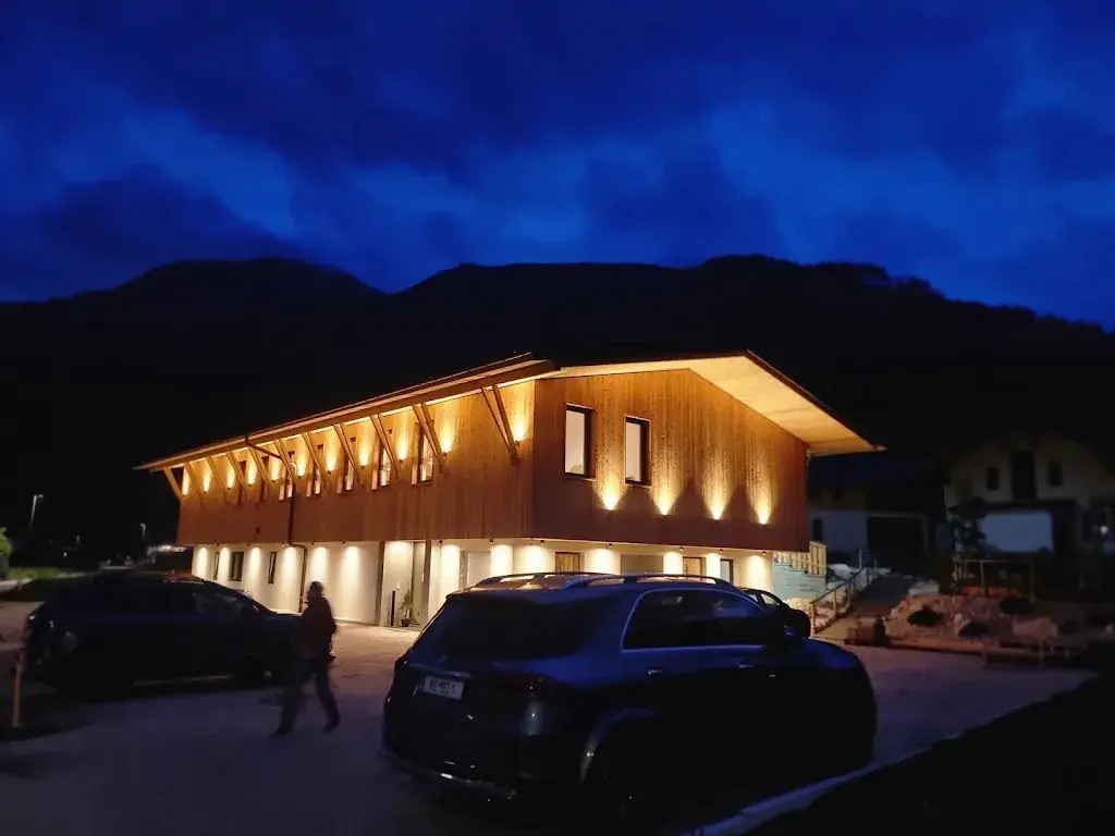 Markus G. Sänger_STUCK.WIRT_Bichlbach_review