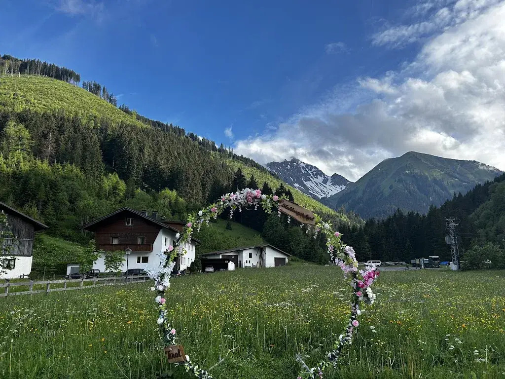 Diana Hawk_Gasthof Mähbergstüberl_Bichlbach_avis